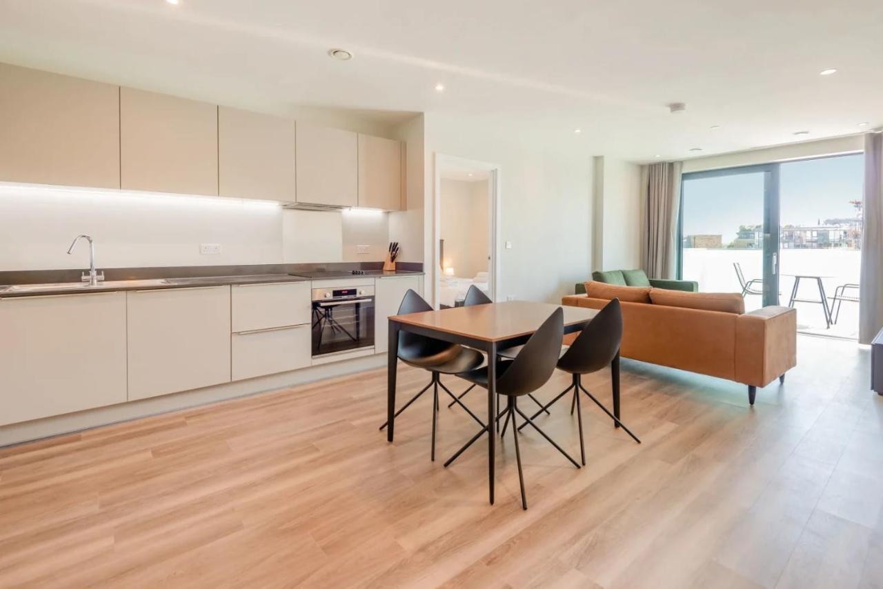 Modern Apartments In Brentford 2 Minutes Walk From Kew Bridge Exterior foto
