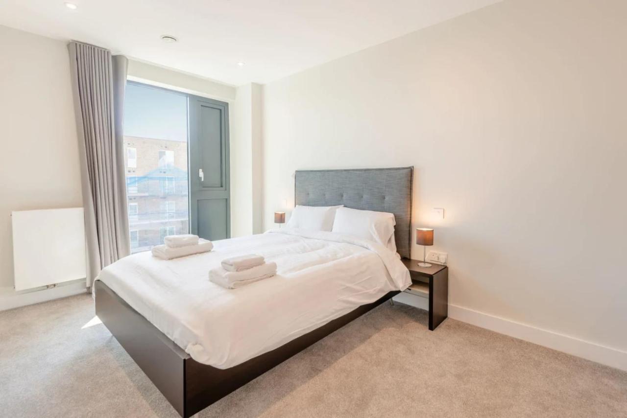 Modern Apartments In Brentford 2 Minutes Walk From Kew Bridge Exterior foto