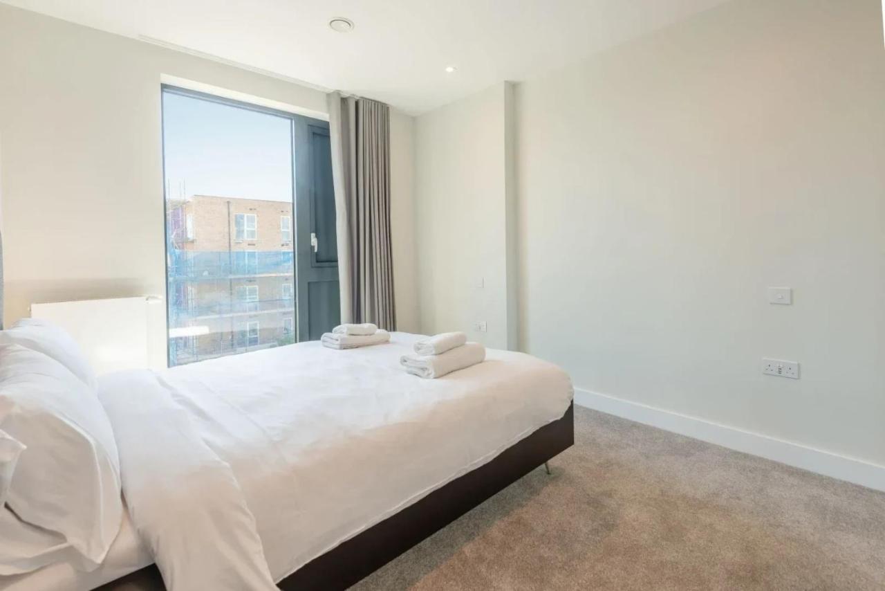Modern Apartments In Brentford 2 Minutes Walk From Kew Bridge Exterior foto
