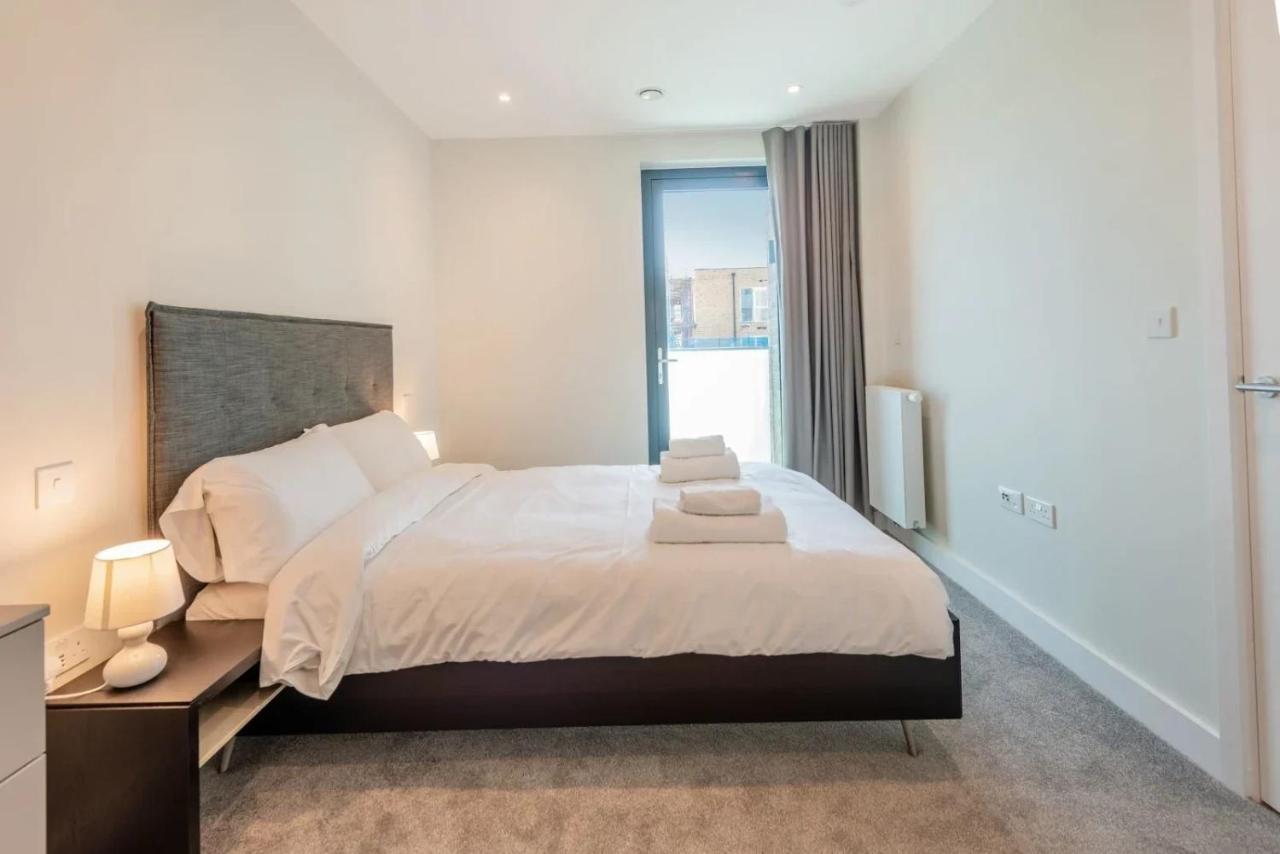 Modern Apartments In Brentford 2 Minutes Walk From Kew Bridge Exterior foto